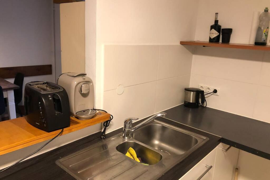 Gemütliche 3-ZKB WC SouterrainWohnung in Bestlage Hamburgo Exterior foto